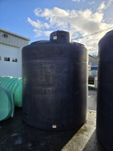 44523 - 2500 Imperial Gallon Black Vertical Water Tank-image