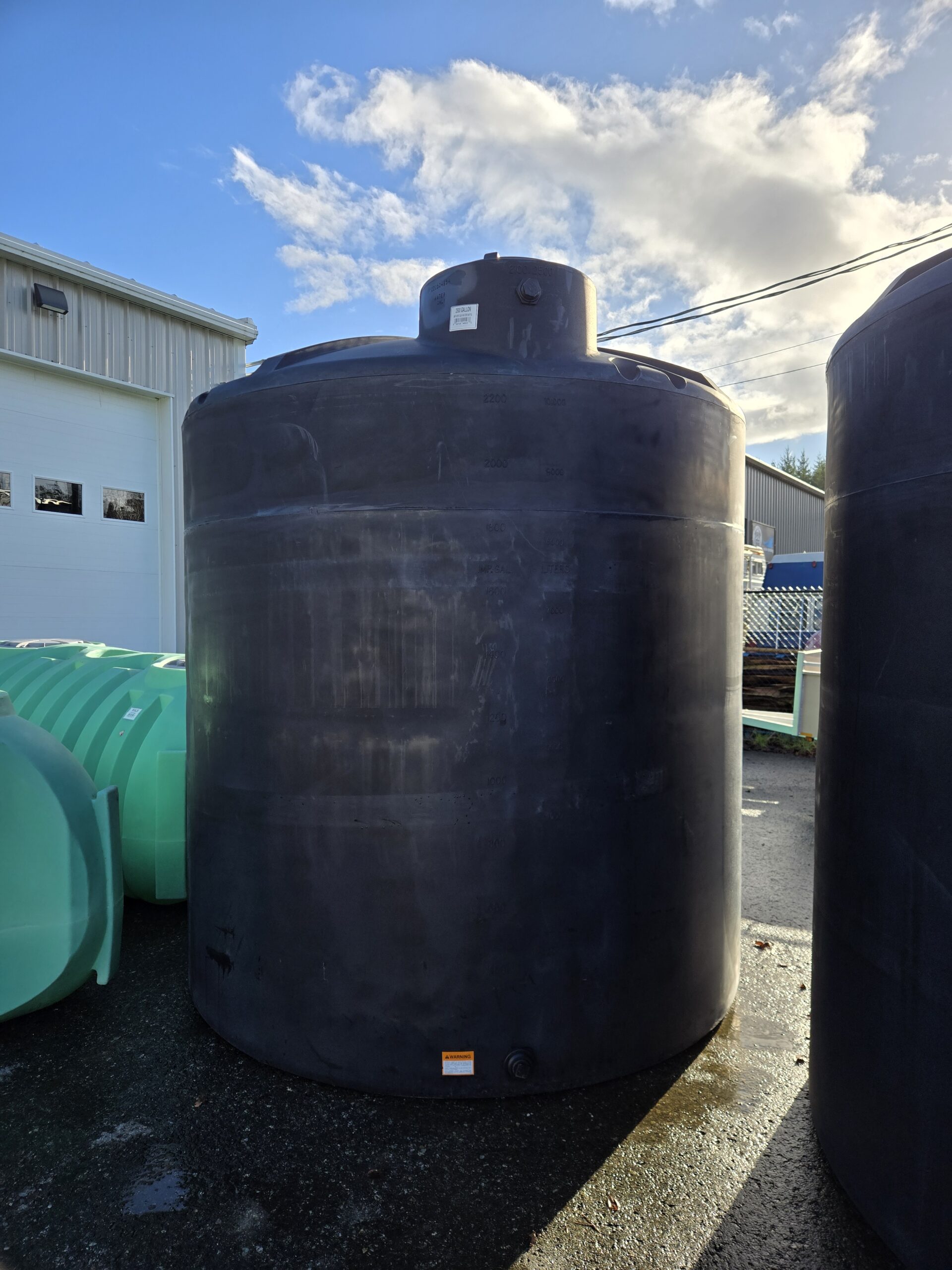 44523 - 2500 Imperial Gallon Black Vertical Water Tank-image